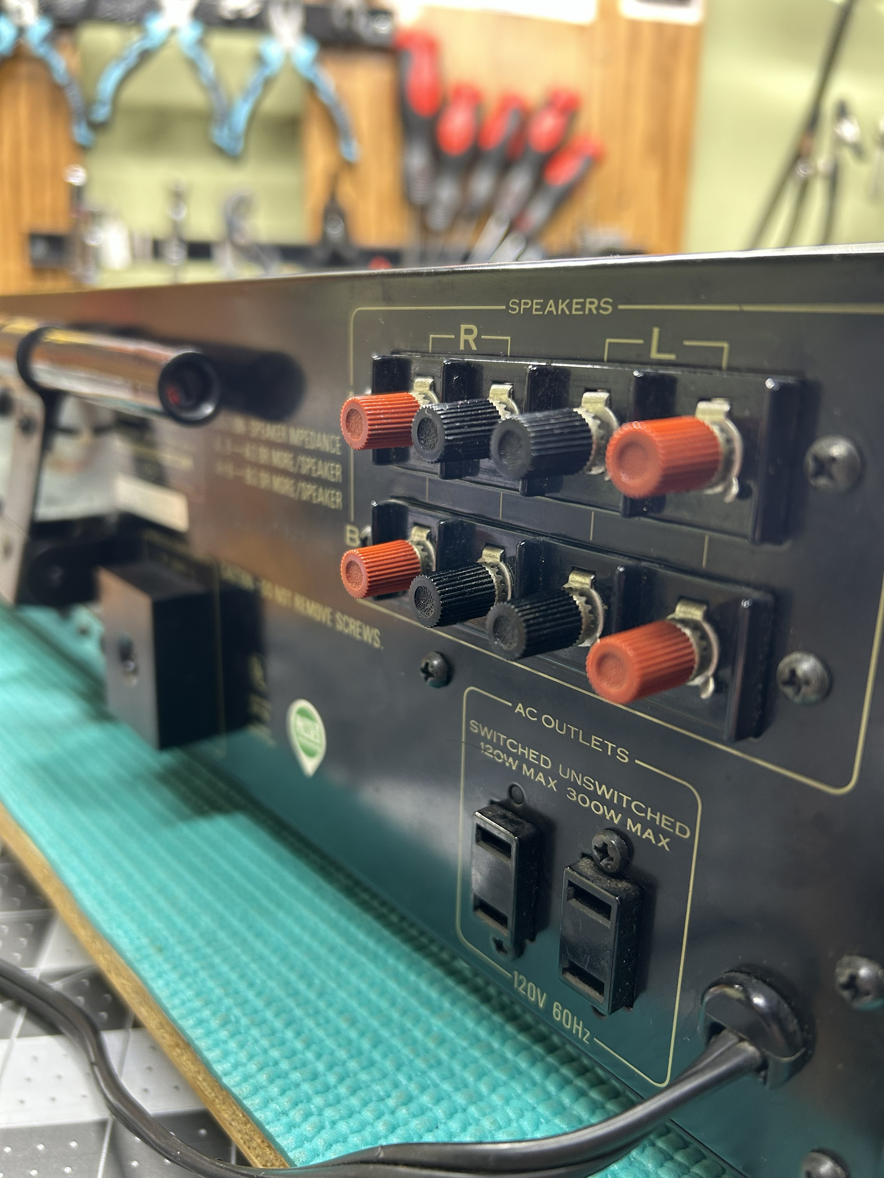 Pioneer SX-535 connection posts after cleaning